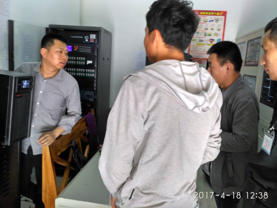 為某單位機房監控系統安裝UPS電源應急供電配套系統